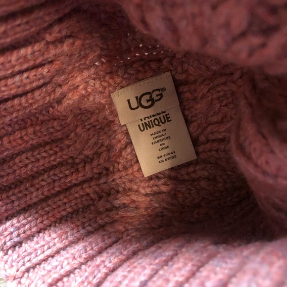 🎉 HP 🎉 🆕 UGG Cable Pom Beanie Smokey Pink - Picture 8 of 10